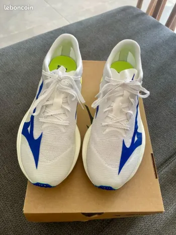 Used Mizuno Hyperwarp Pro 2026 bike — image 5 of 9