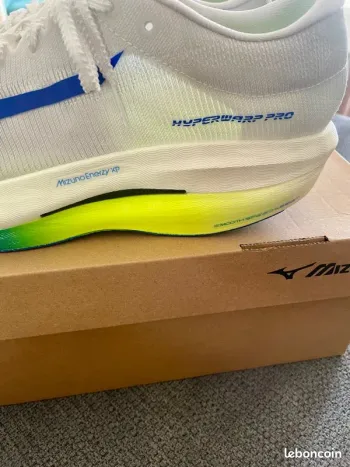 Used Mizuno Hyperwarp Pro 2026 bike — image 2 of 9