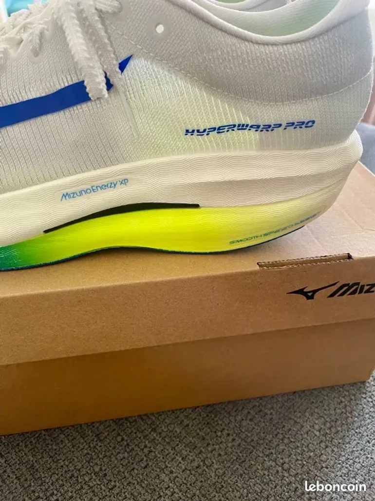 Used Mizuno Hyperwarp Pro 2026 bike — image 2 of 9