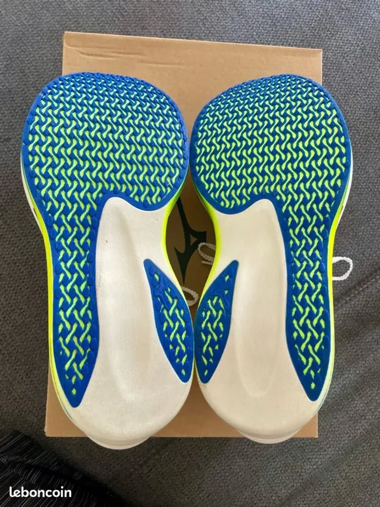 Used Mizuno Hyperwarp Pro 2026 bike — image 6 of 9