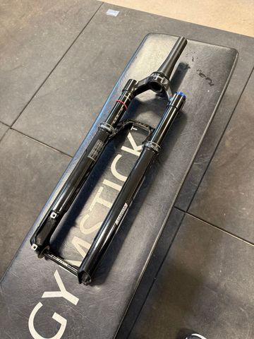 Brugt RockShox SID SL Ultimate BRAIN 100mm 44mm Offset 2024 bike — billede 3 af 10