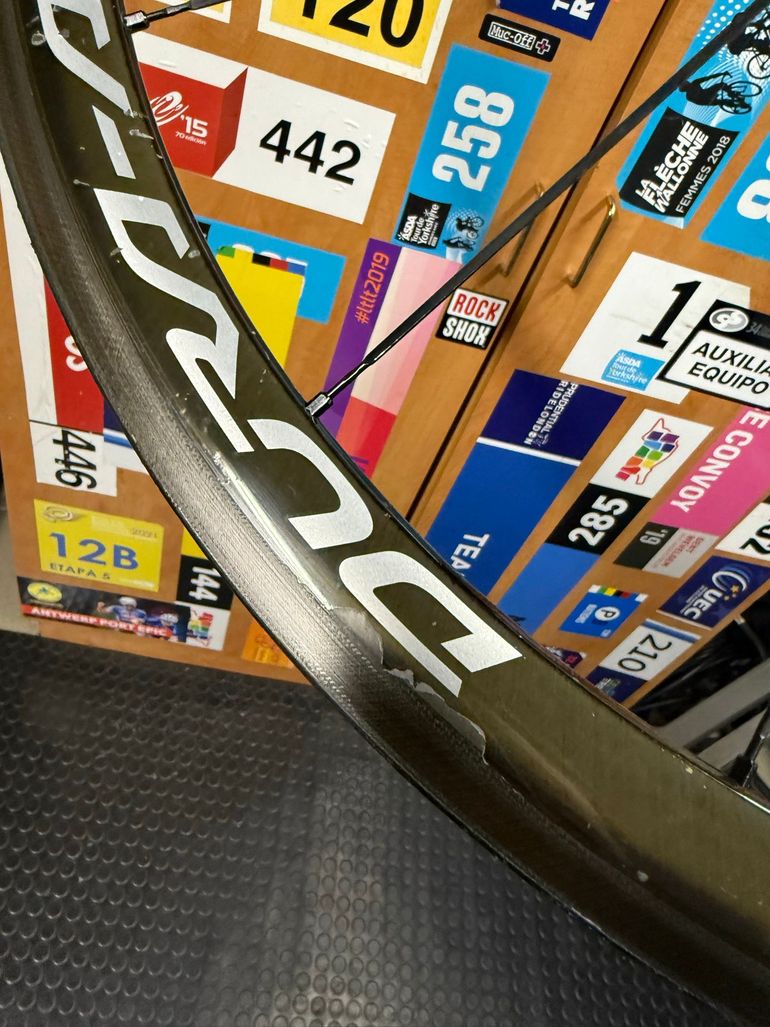Used Shimano Dura Ace C35 Tubular Front Wheel 2016 bike — image 4 of 4