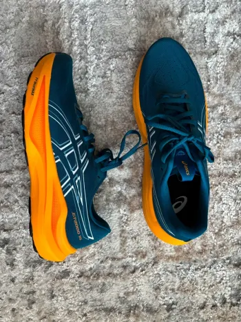 Used Asics GT2000 14 bike — image 4 of 7