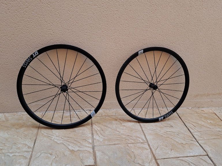 Used Dt Swiss A 1800 Spline 30 Disc Brake Wheelset bike — image 1 of 6