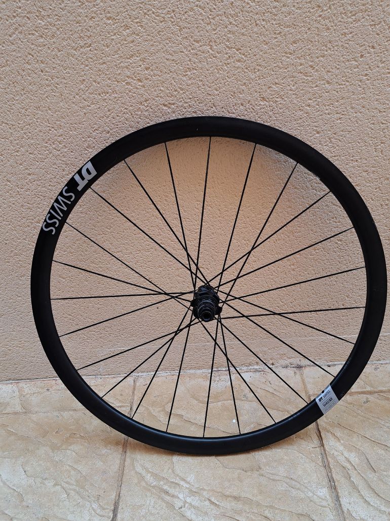 Used Dt Swiss A 1800 Spline 30 Disc Brake Wheelset bike — image 3 of 6