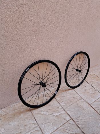 Used Dt Swiss A 1800 Spline 30 Disc Brake Wheelset bike — image 2 of 6