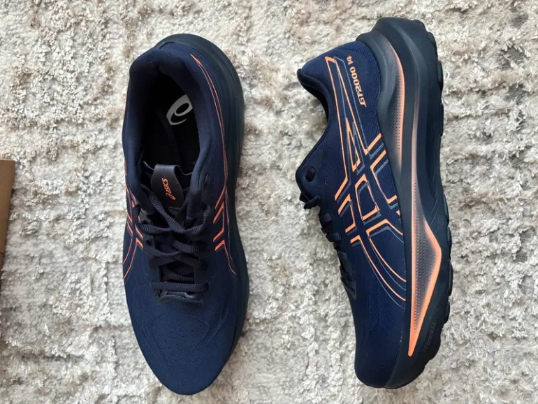 Used Asics GT-2000 14 bike — image 5 of 7