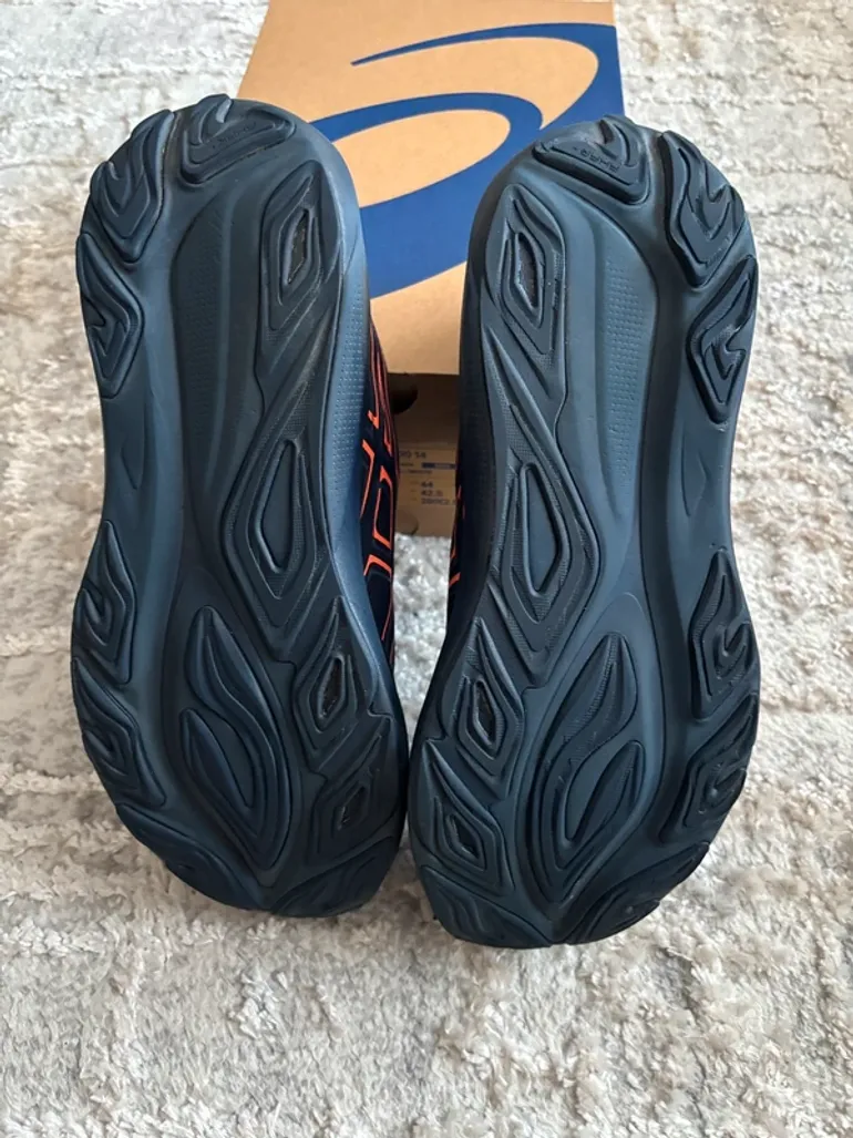 Used Asics GT-2000 14 bike — image 3 of 7