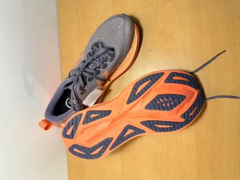 Used Asics Superblast 2 bike — image 2 of 4