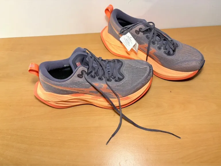 Used Asics Superblast 2 bike — image 1 of 4