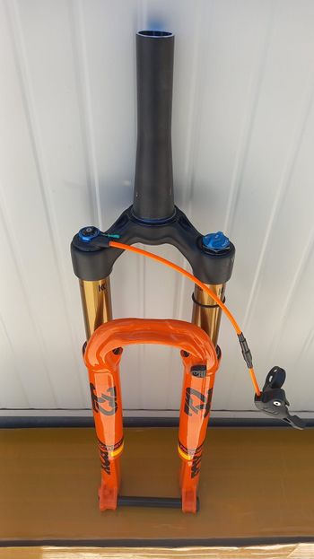 Used Fox 32 Float SC 29" Factory Fit4 Tapered 100mm 2P Remote Boost bike — image 2 of 15