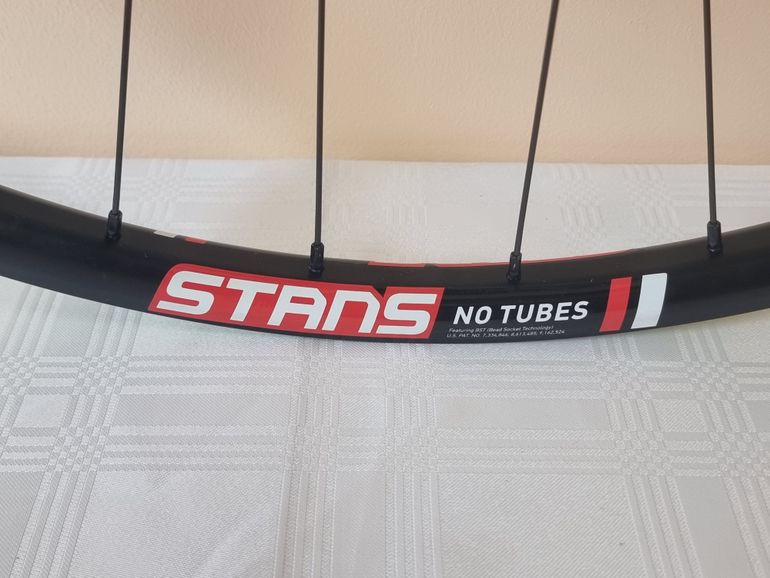Used Stans Notubes Crest MK3 29" 15x100 Front Wheel bike — image 3 of 5