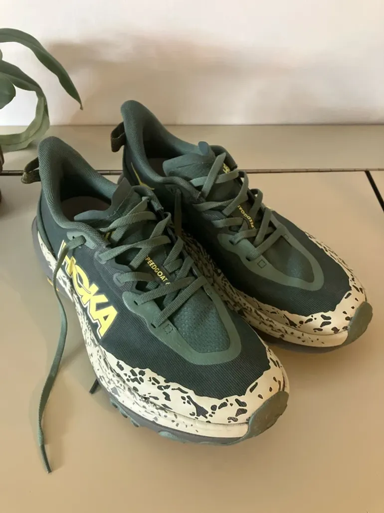Used Hoka Speedgoat 6 bike — image 1 of 4