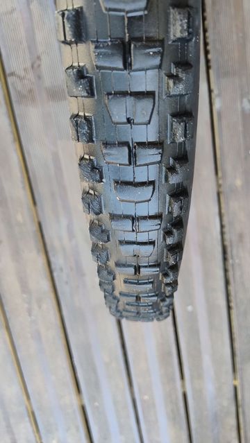 Used Maxxis Minion DHR II 27.5x2.40 3C MaxxGrip EXO/TR 2024 bike — image 2 of 2
