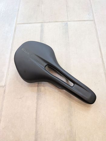 Used Fizik Vento Antares R5 Saddle 2026 bike — image 6 of 6