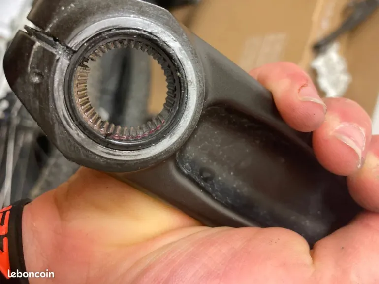 Used Shimano ZEE FC-M640 bike — image 6 of 7
