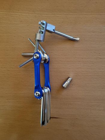 Used Aiqeer 11 in 1 Strumento Riparazione Biciclette Multifunzione bike — image 2 of 2