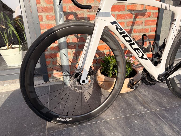Used Shimano 105 Di2 R7100 Groupset bike — image 6 of 7