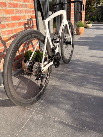 Used Shimano 105 Di2 R7100 Groupset bike — image 2 of 7