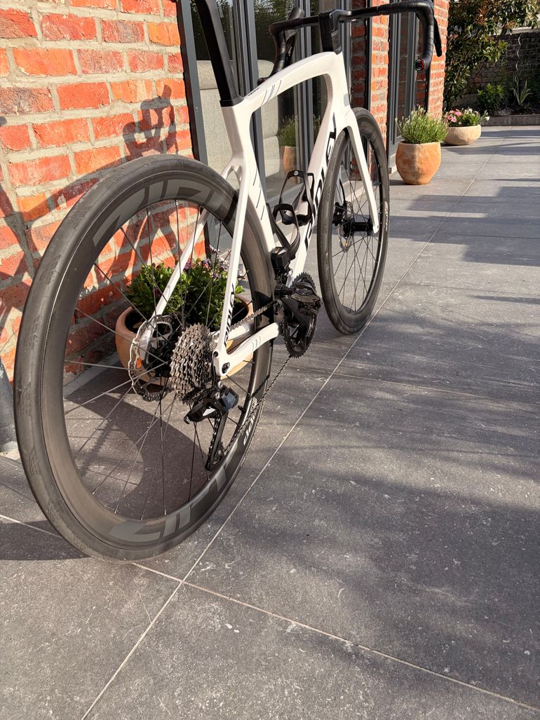 Used Shimano 105 Di2 R7100 Groupset bike — image 2 of 7