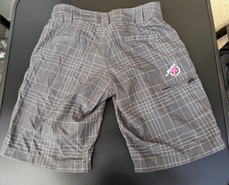 Used Jett Ride Short grau/kariert Gr. 4 (S -M) inkl. Innenhose bike — image 2 of 6