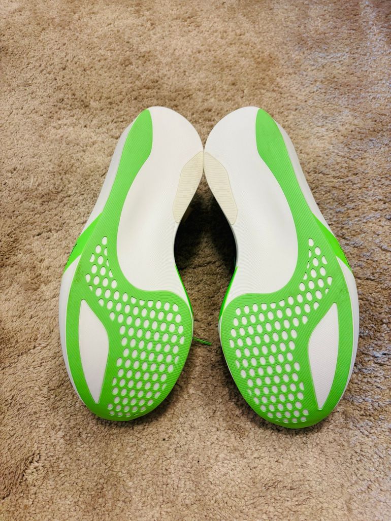 Used Asics MetaSpeed Sky Tokyo 2026 bike — image 4 of 5