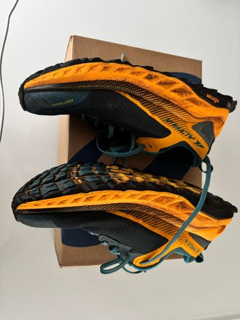 Used Altra Olympus 4 Trail Running Shoes bike — image 3 of 7