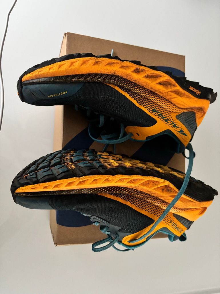 Used Altra Olympus 4 Trail Running Shoes bike — image 3 of 7
