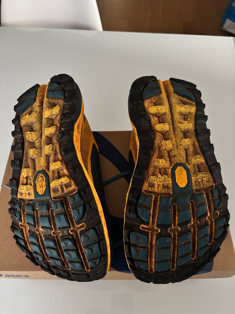 Used Altra Olympus 4 Trail Running Shoes bike — image 7 of 7