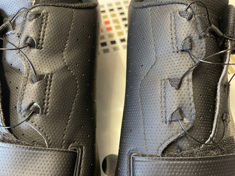 Used Specialized Torch 1.0 Road Shoes bike — image 3 of 7
