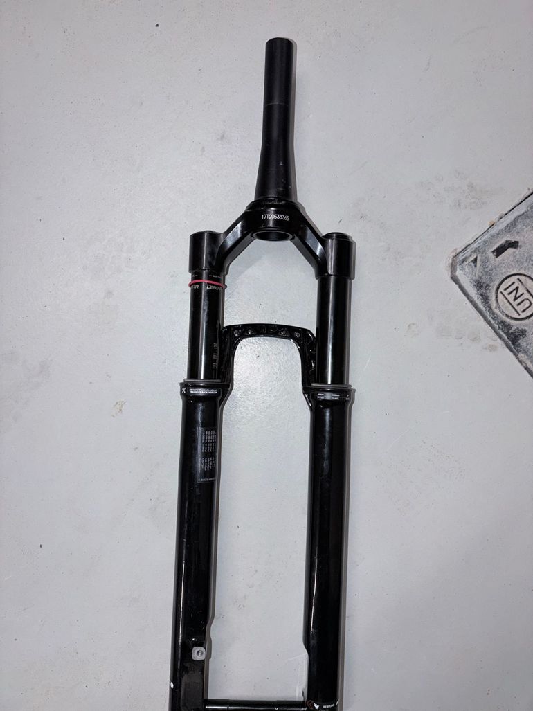 Used Rock Shox rockshock SID SL ultimate Top spec 100MM travel 29' inch 115x10 Axle 2024 bike — image 2 of 6