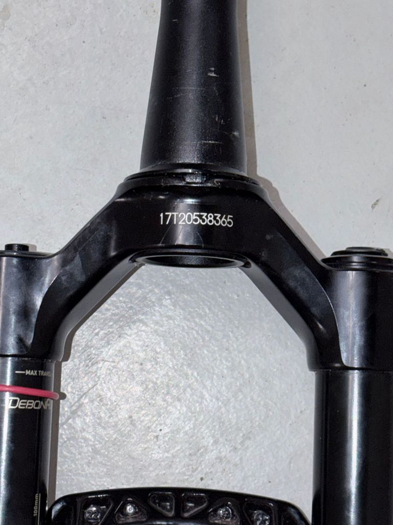 Used Rock Shox rockshock SID SL ultimate Top spec 100MM travel 29' inch 115x10 Axle 2024 bike — image 3 of 6