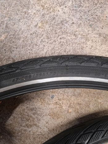 Used Schwalbe Citizen bike — image 2 of 4