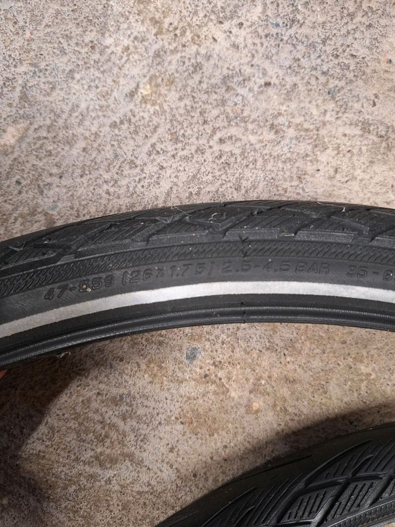 Used Schwalbe Citizen bike — image 2 of 4