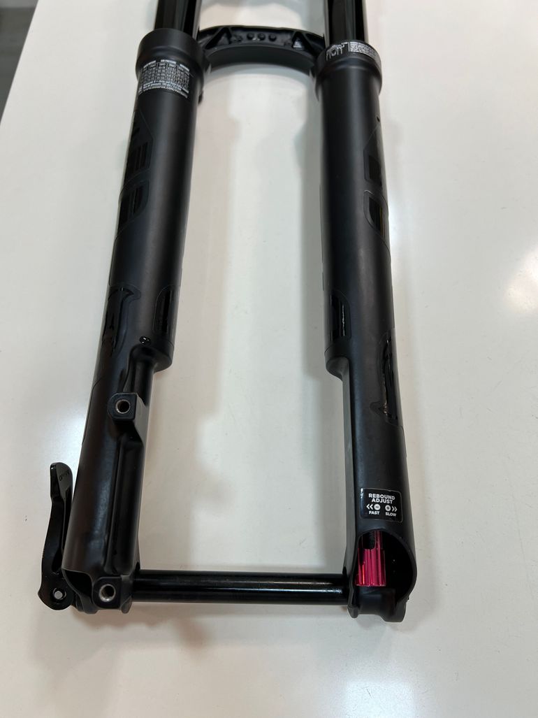 Used Fox 32 SC 100 mm Float Performance Air Grip 3-Modes 2023 bike — image 4 of 12