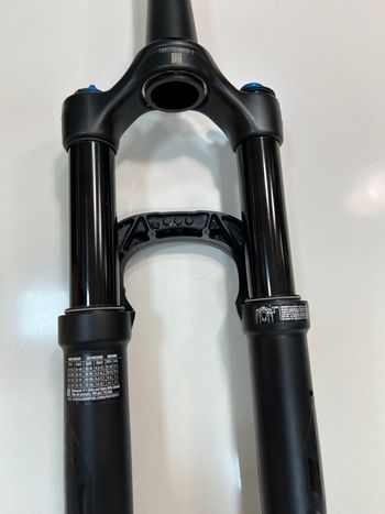 Used Fox 32 SC 100 mm Float Performance Air Grip 3-Modes 2023 bike — image 5 of 12