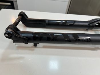 Used Fox 32 SC 100 mm Float Performance Air Grip 3-Modes 2023 bike — image 7 of 12
