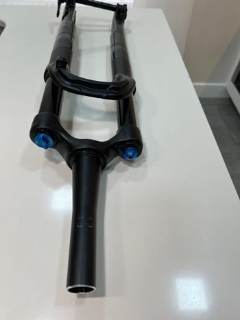 Used Fox 32 SC 100 mm Float Performance Air Grip 3-Modes 2023 bike — image 10 of 12