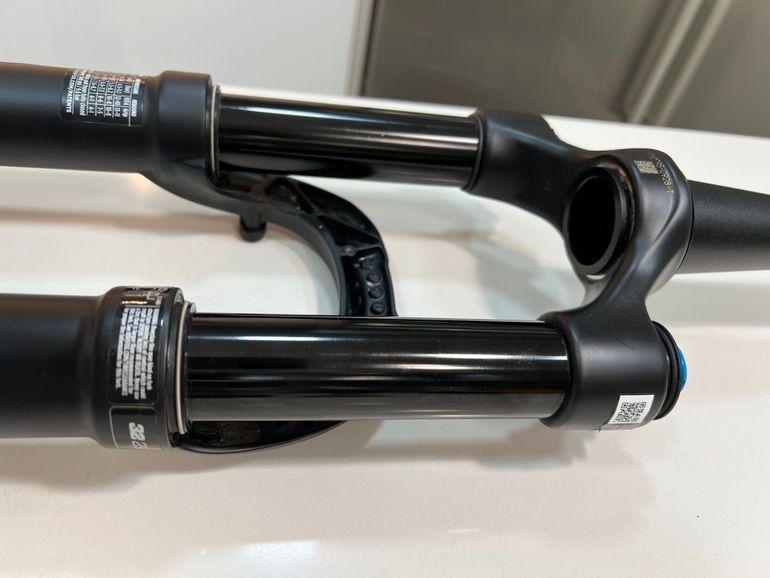 Used Fox 32 SC 100 mm Float Performance Air Grip 3-Modes 2023 bike — image 2 of 12