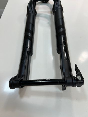 Used Fox 32 SC 100 mm Float Performance Air Grip 3-Modes 2023 bike — image 11 of 12