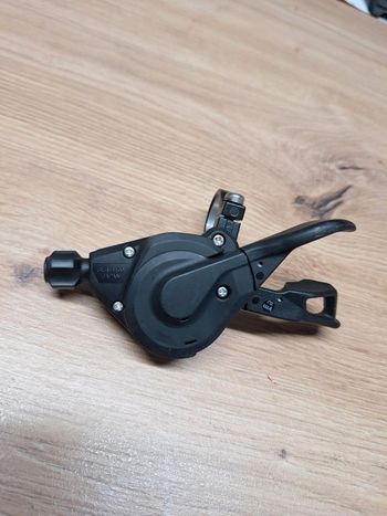 Used Shimano SL-M4100 bike — image 3 of 4