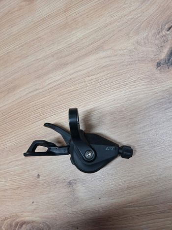 Used Shimano SL-M4100 bike — image 2 of 4