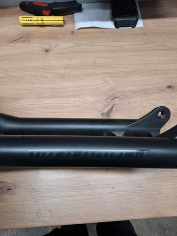 Sr Suntour Lytro 35 bike usato — immagine 3 di 8