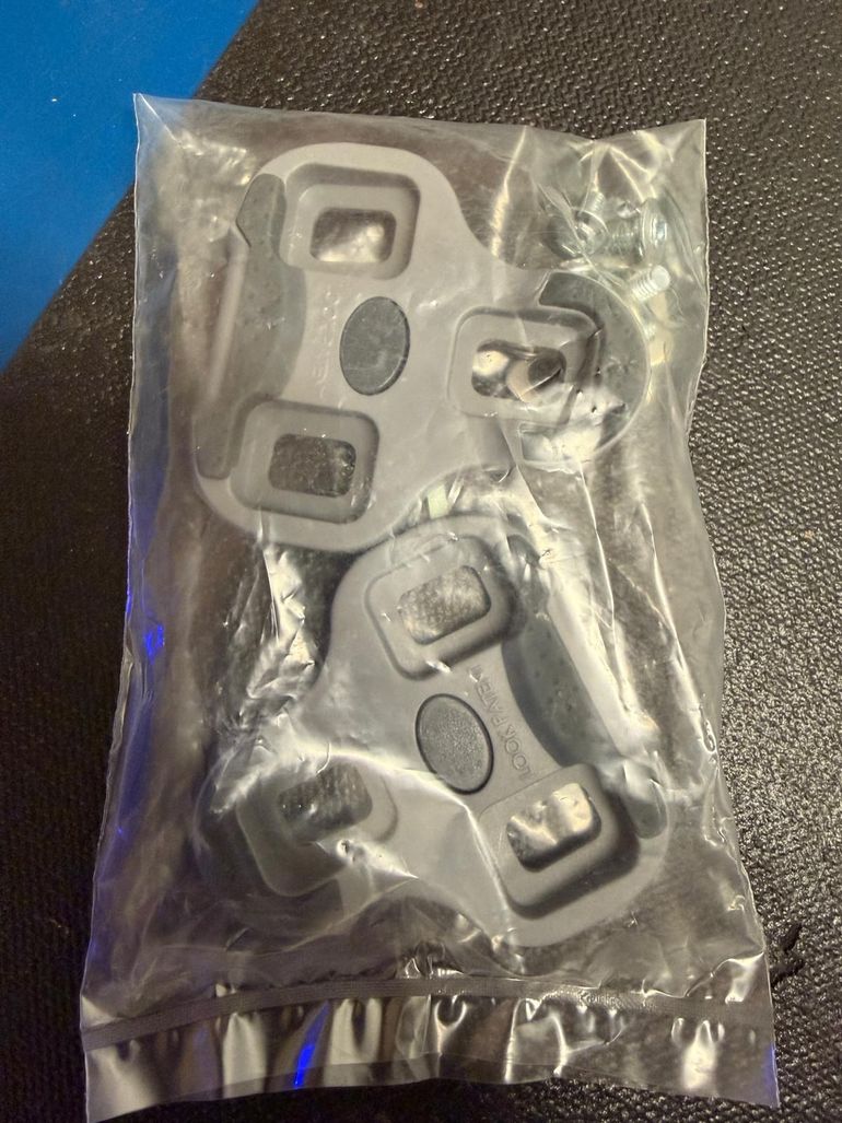 Used Look Keo Grip Cleats bike — image 1 of 2