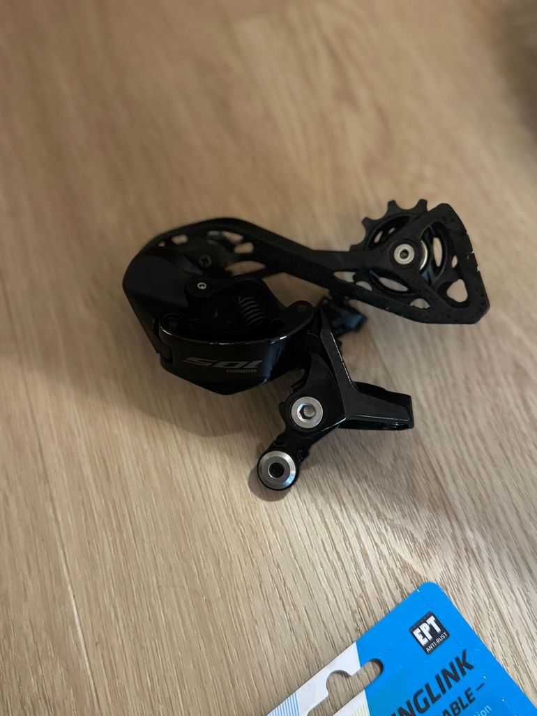 Used Shimano 105 R7100 12-speed Groupset Parts 2024 bike — image 3 of 10