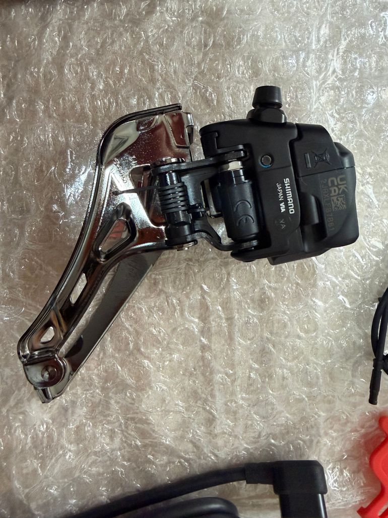 Used Shimano Ultegra Di2 R8150 2x12-fach Komplettgruppe bike — image 15 of 16