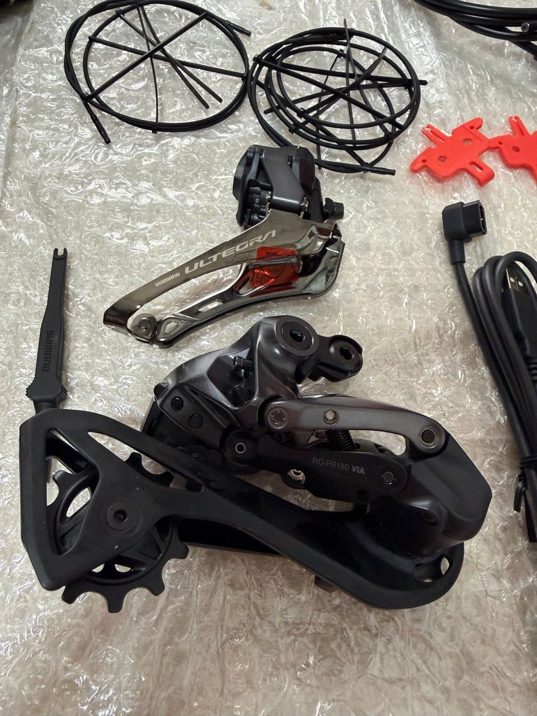 Used Shimano Ultegra Di2 R8150 2x12-fach Komplettgruppe bike — image 2 of 16