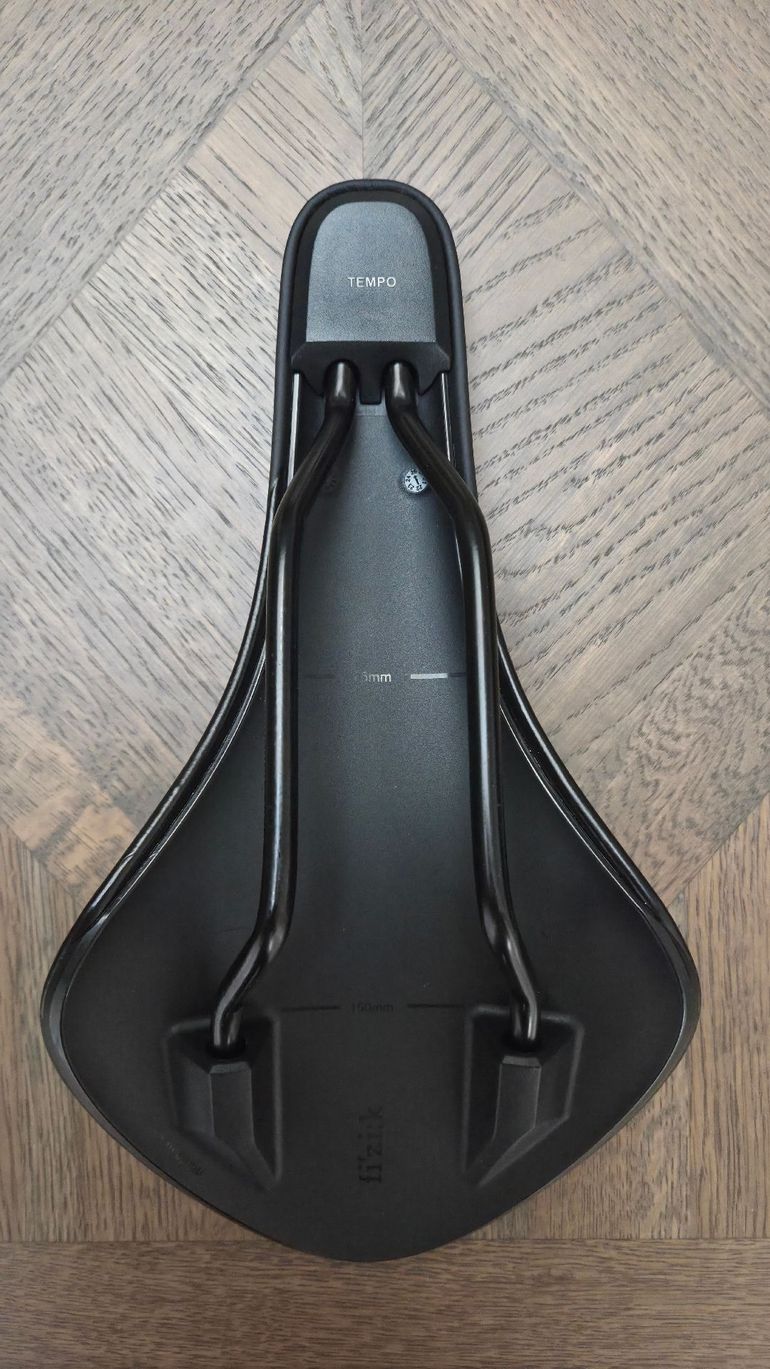 Used Fizik Aliante R5 Saddle bike — image 2 of 2