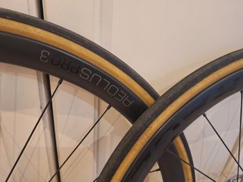 Used Bontrager Aeolus Pro 3 TLR Disc Road Wheel 2023 bike — image 2 of 4