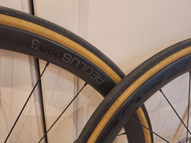 Used Bontrager Aeolus Pro 3 TLR Disc Road Wheel 2023 bike — image 2 of 4